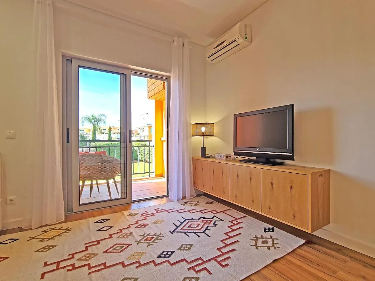 Apartment Apt Mc - With Pool Alcantarilha Portugal